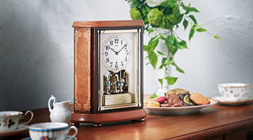 格式を感じさせる置き時計